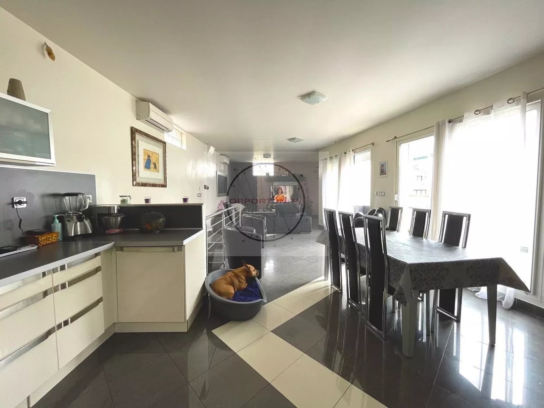 House in Vincennes, Ile-de-France, France 4 - 18042776