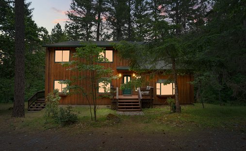 House in Applegate, Oregon, United States 1