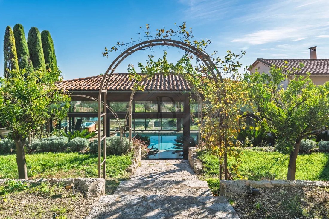 Villa in Mougins, Provence-Alpes-Côte d'Azur, France 1 - 17042839
