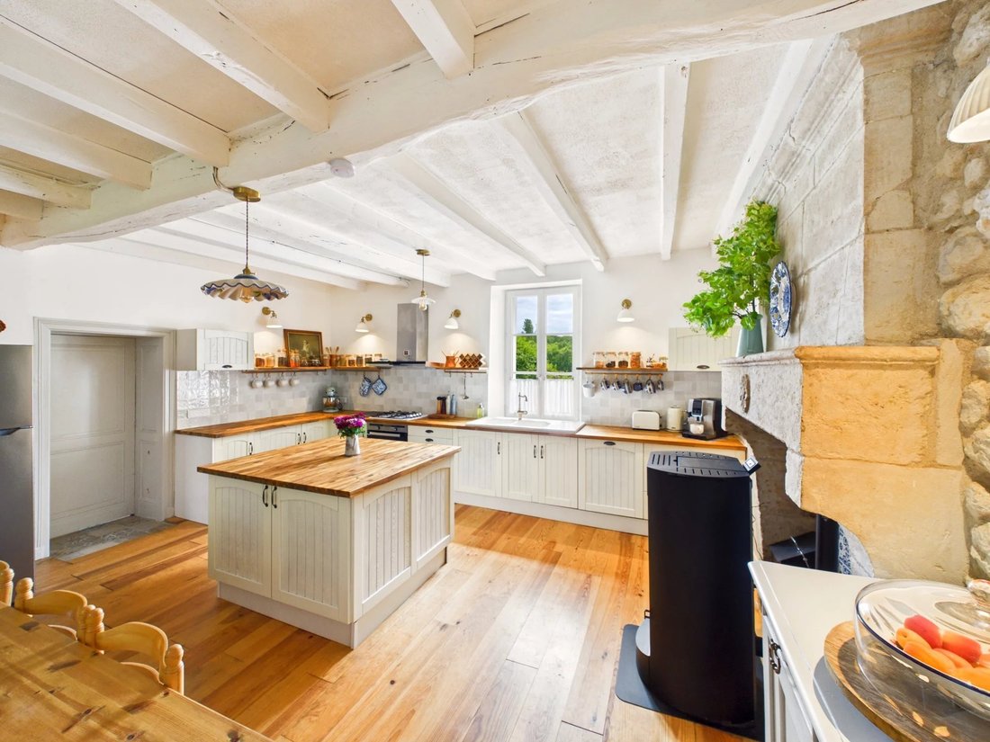 House in Aubeterre-sur-Dronne, Nouvelle-Aquitaine, France 5 - 18042440