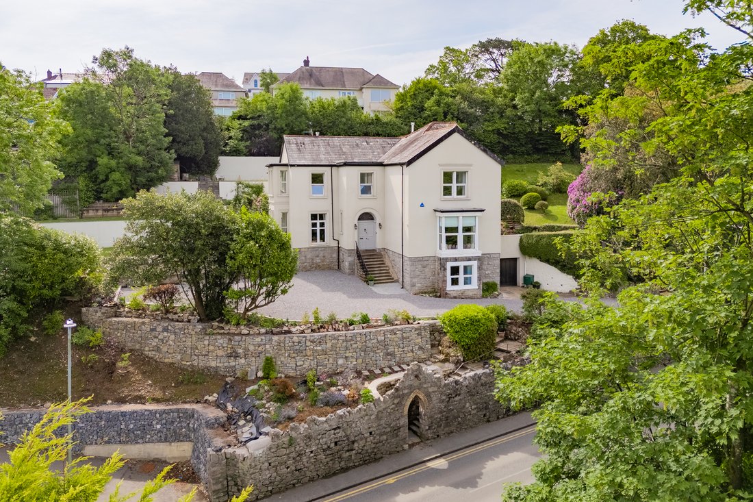 House in Mumbles, Wales 1 - 18044607