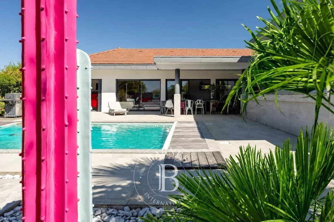 Villa in Saint-Martin-Bellevue, Filliere, France 2 - 17944636