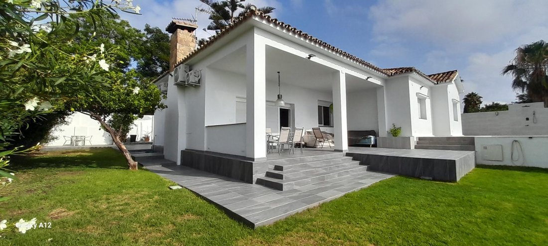 Villa in Churriana (District), Malaga, Spain 4 - 18038010