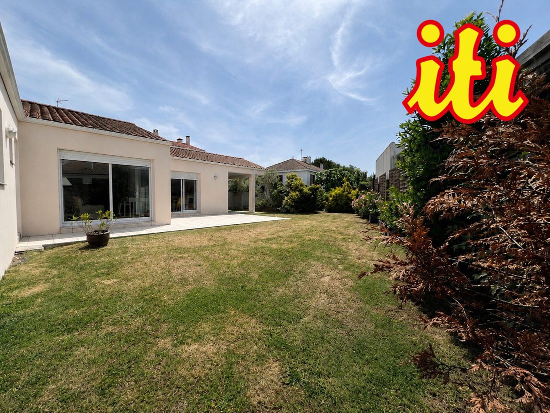 House in Les Sables-d'Olonne, Pays de la Loire, France 1 - 18043497