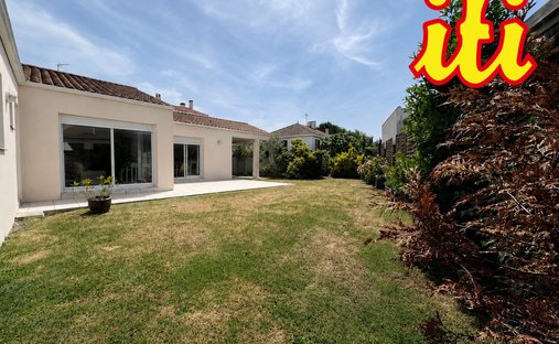 House in Les Sables-d'Olonne, Pays de la Loire, France 1