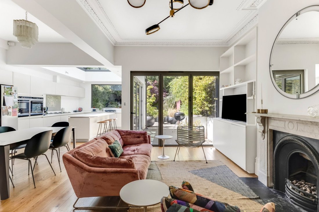 House in Hornsey Rise, Islington, England 5 - 18040286