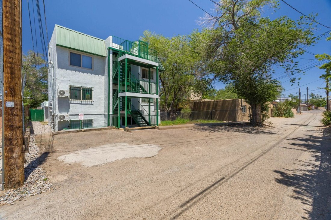 Albuquerque, New Mexico, United States 3 - 18040058