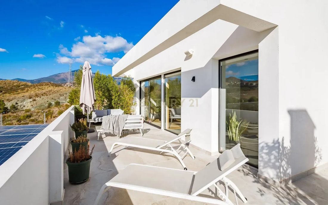 Villa in Benahavis, Andalusia, Spain 4 - 17452343
