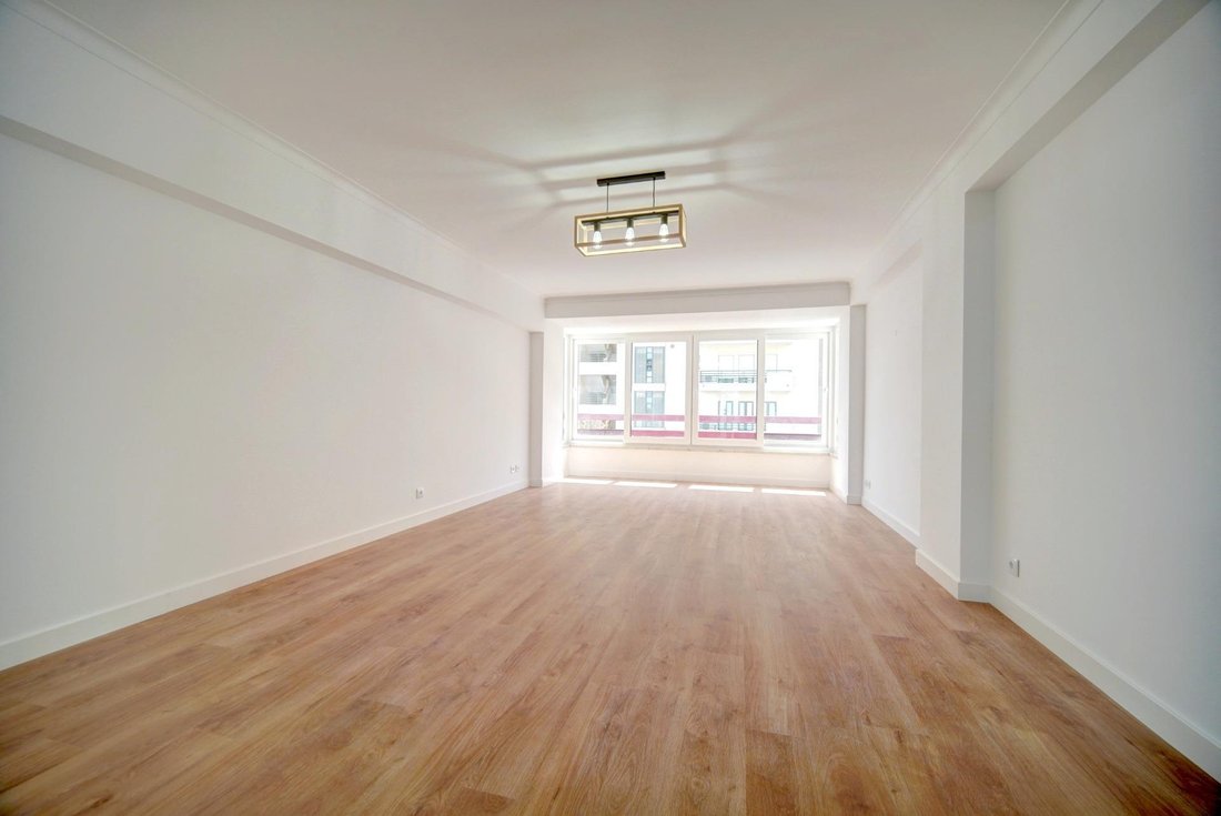Apartment in Sao Domingos de Benfica, Lisbon, Portugal 3 - 18044160