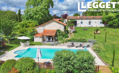 House in Saint-Romain, Nouvelle-Aquitaine, France 1