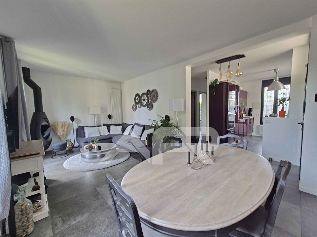House in Chatou, Ile-de-France, France 5 - 18040934