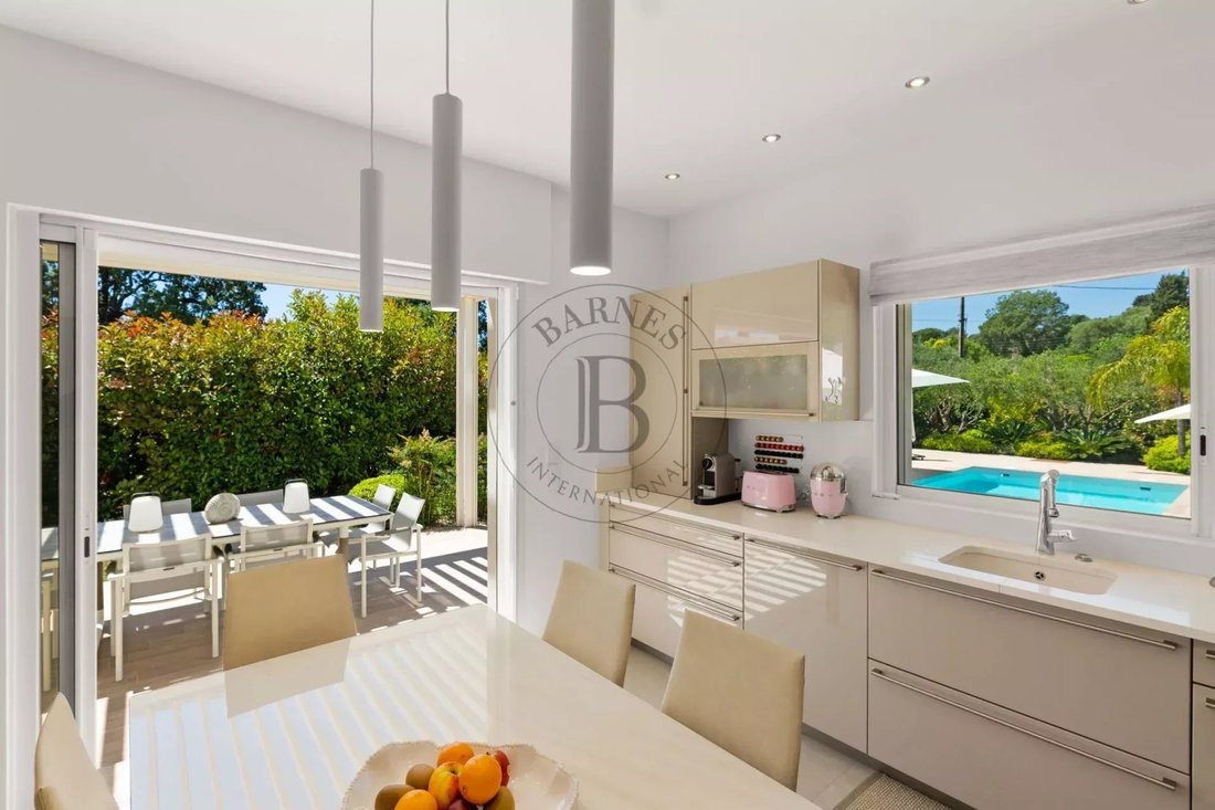 Villa in Mougins, Provence-Alpes-Côte d'Azur, France 5 - 17042812