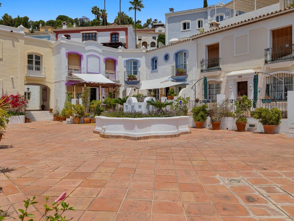 House in La Quinta, Benahavis, Andalusia 1 - 18048778