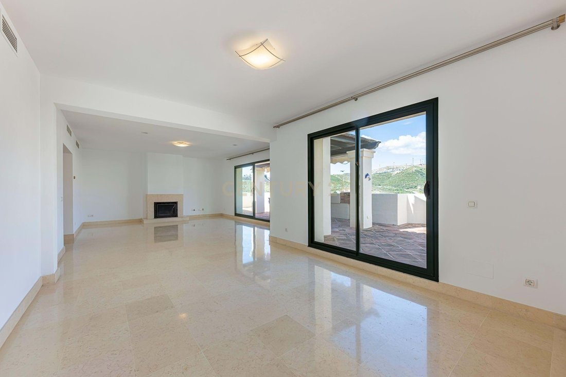 Apartment in Benahavis, Andalusia, Spain 5 - 15610935