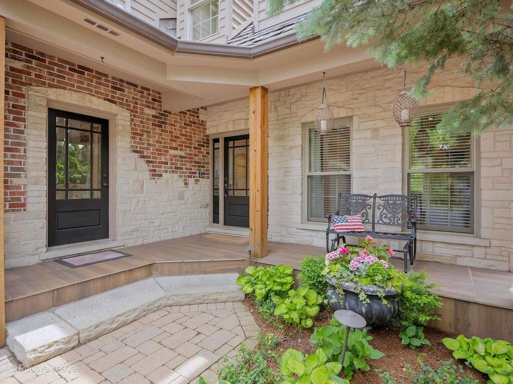 House in Clarendon Hills, Illinois, United States 2 - 18043633