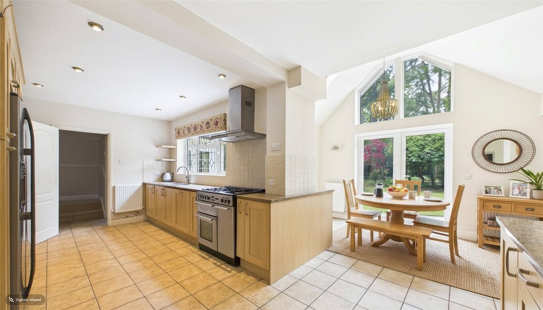 Haus in Crawley Hill, Surrey Heath, England 3 - 18036234