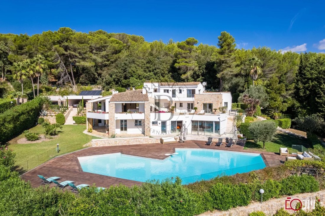 House in Mougins, Provence-Alpes-Côte d'Azur, France 1 - 17819384