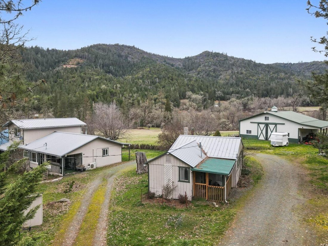 House in Rogue River, Oregon, United States 1 - 18040559