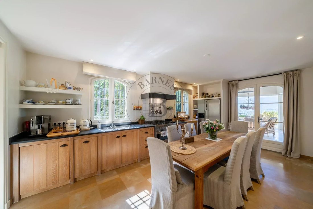 House in Mougins, Provence-Alpes-Côte d'Azur, France 4 - 17965809