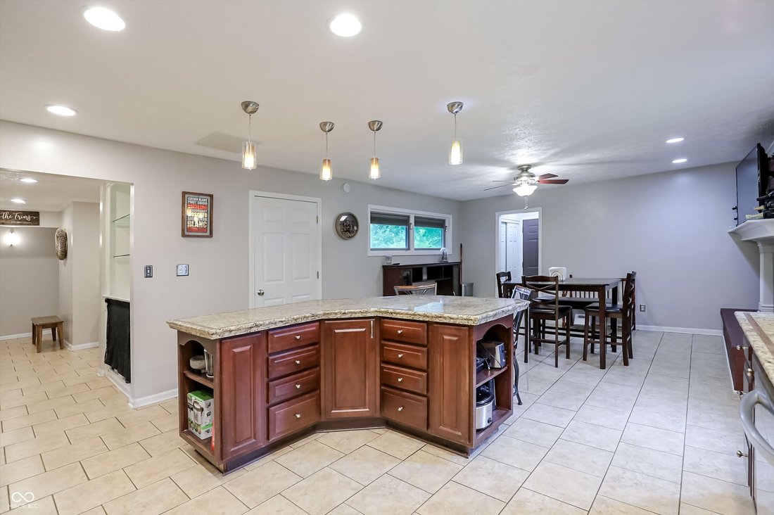 House in Indianapolis, Indiana, United States 5 - 18039846