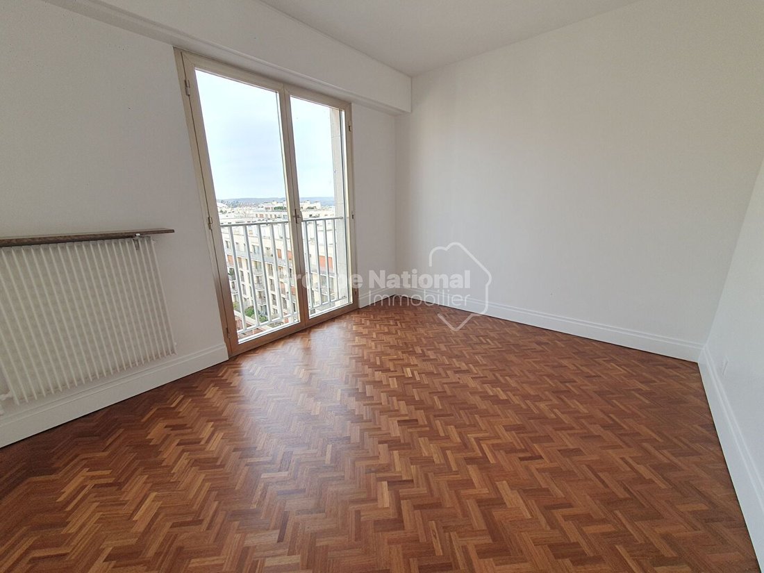 Apartment in Domaine National du Château, Versailles, France 3 - 18037535