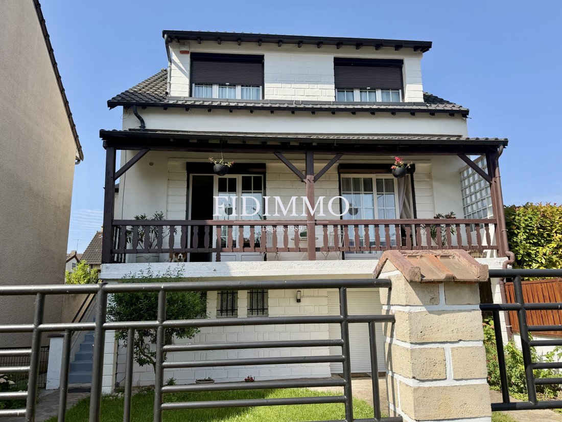 House in Ormesson-sur-Marne, Ile-de-France, France 1 - 18049445