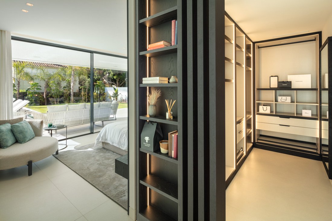Villa in Nueva Andalucia, Marbella, Spain 5 - 18044538