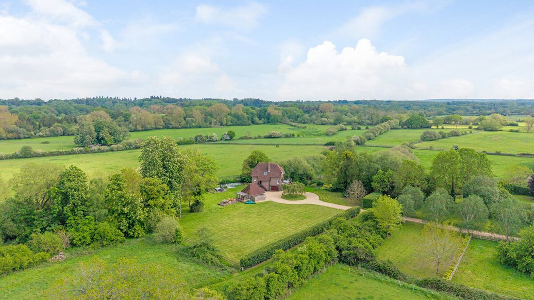 House in Sherfield on Loddon, England 4 - 18044619