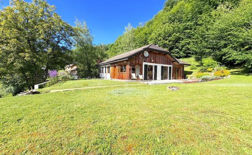 House in Naves-Parmelan, Auvergne-Rhône-Alpes, France 1