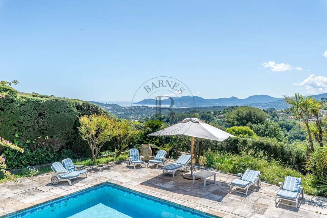 Villa in Mougins, Provence-Alpes-Côte d'Azur, France 3 - 17039113