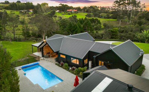 House in Helensville, Auckland, New Zealand 1