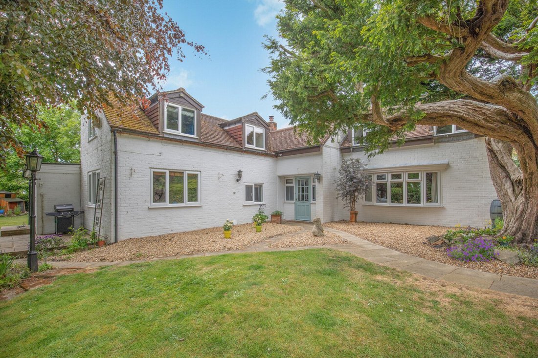 House in Buckinghamshire, England 3 - 18050048