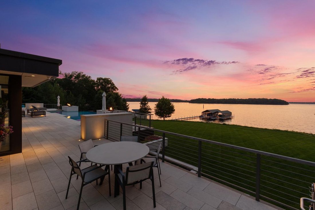 House in Deephaven, Minnesota, United States 5 - 16056489
