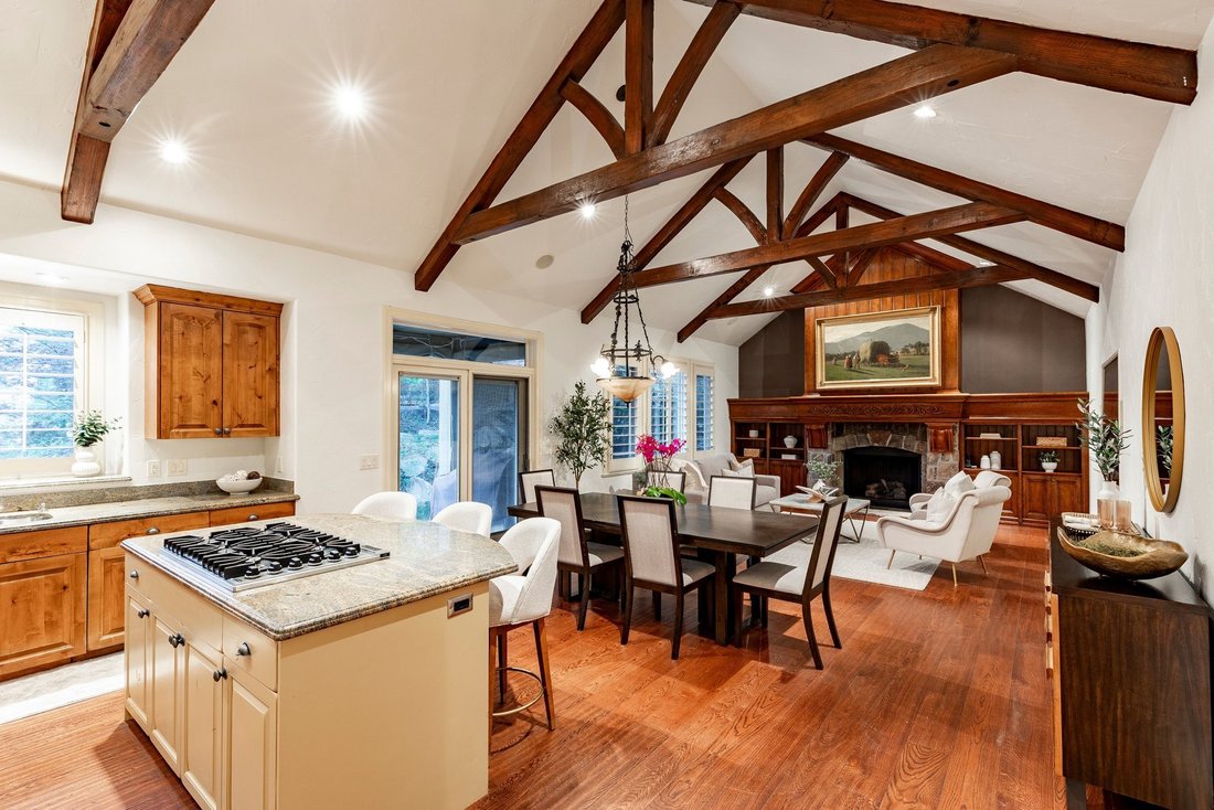 House in Sandy, Utah, United States 5 - 18039475