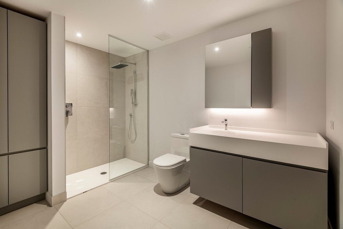Condo in Montreal, Quebec, Canada 3 - 18039968
