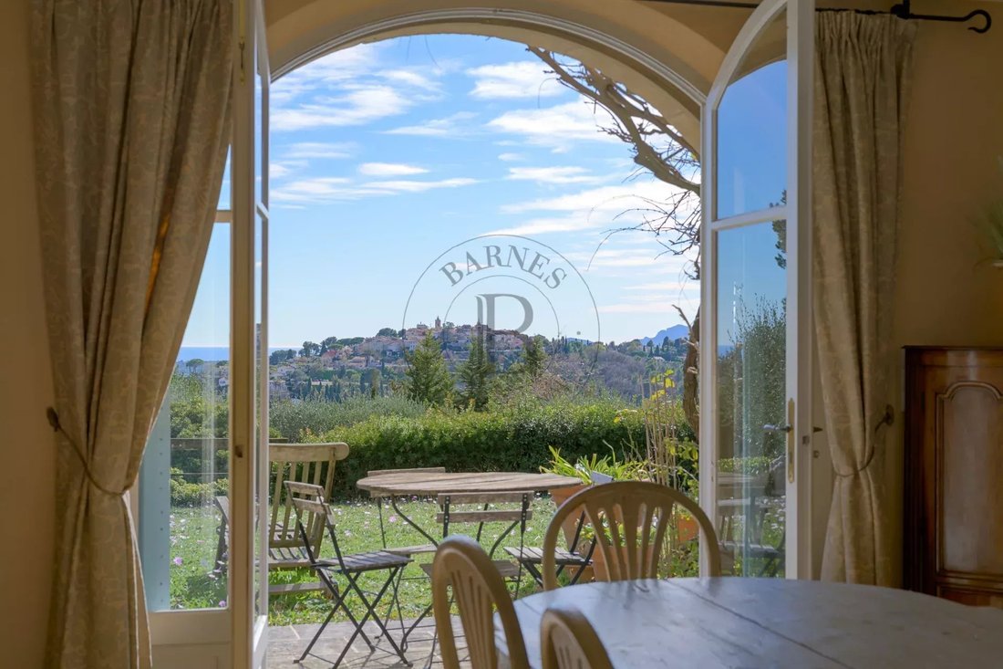 Villa in Mougins, Provence-Alpes-Côte d'Azur, France 3 - 17843752
