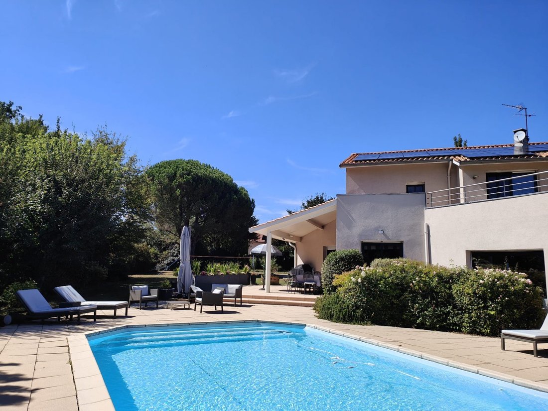House in Centre-Bourg, Saint-Genis-Laval, France 1 - 17432726