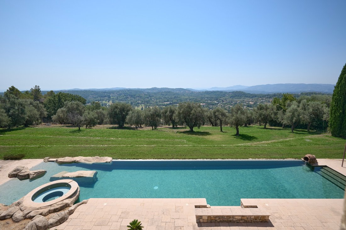 House in Châteauneuf-Grasse, Provence-Alpes-Côte d'Azur, France 2 - 18042450
