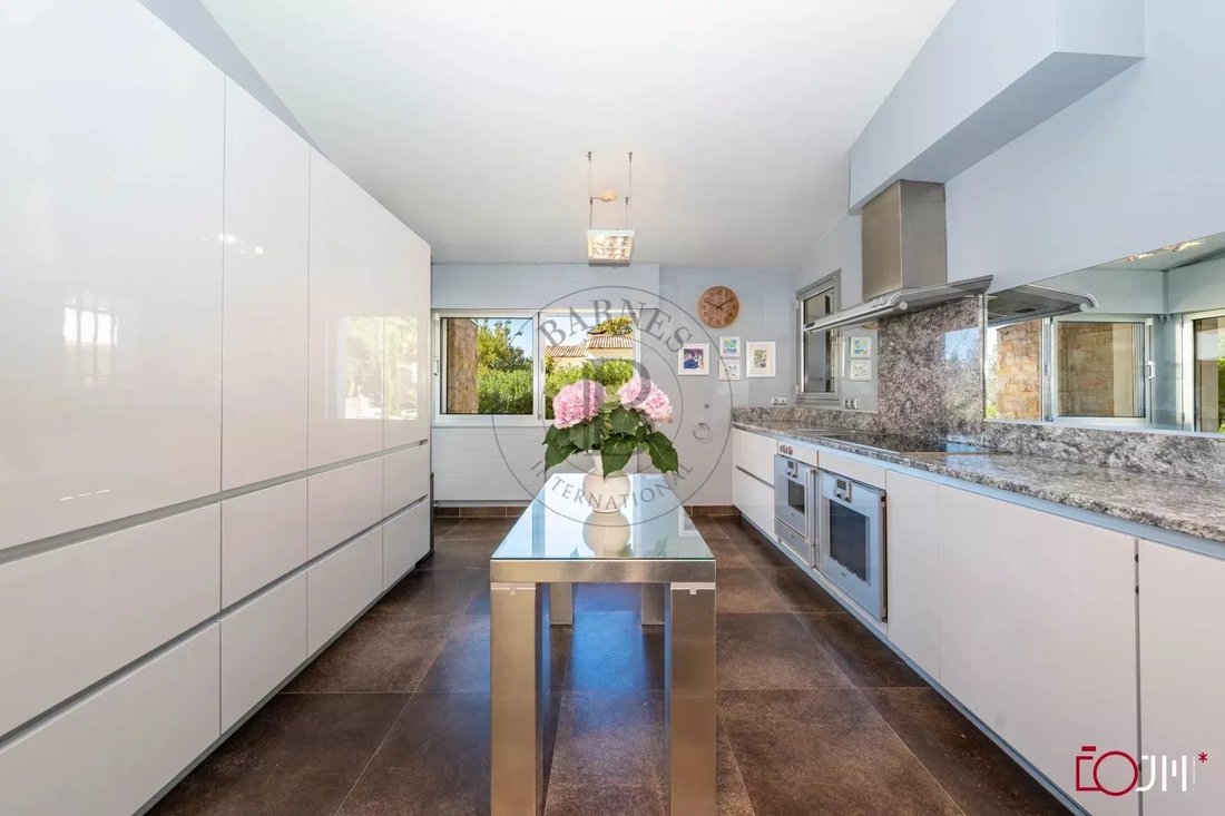 House in Mougins, Provence-Alpes-Côte d'Azur, France 5 - 17819384