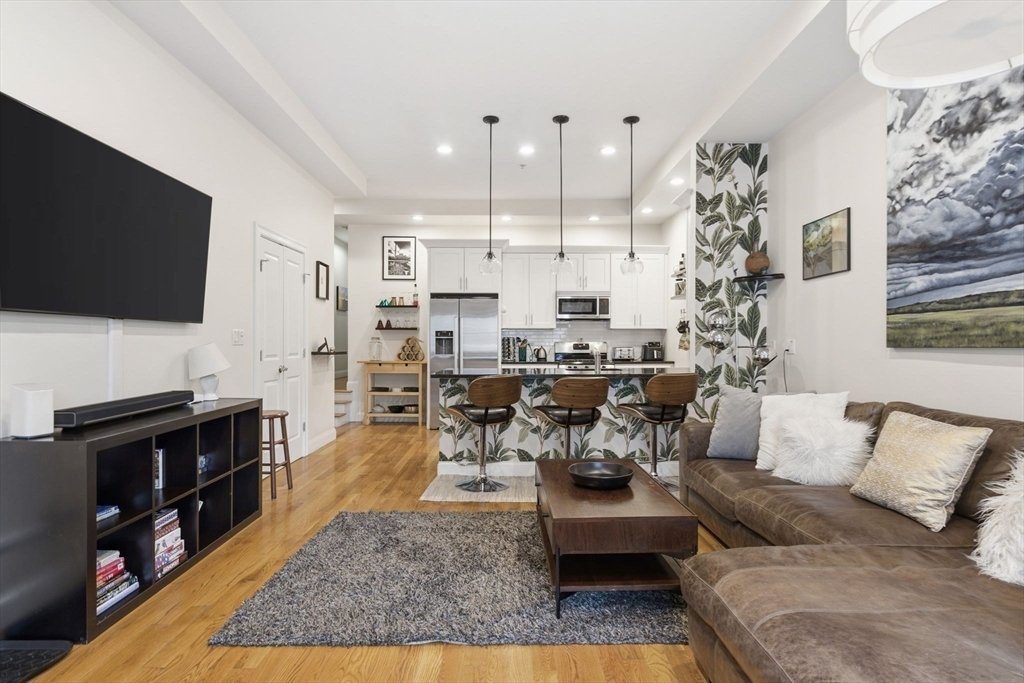 Condo in Boston, Massachusetts, United States 1 - 18018689