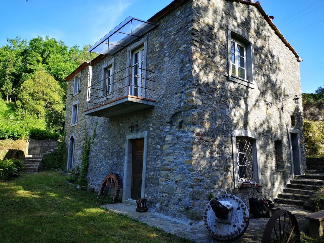 Historic Center, Castelnuovo Magra, Liguria 2 - 18042221