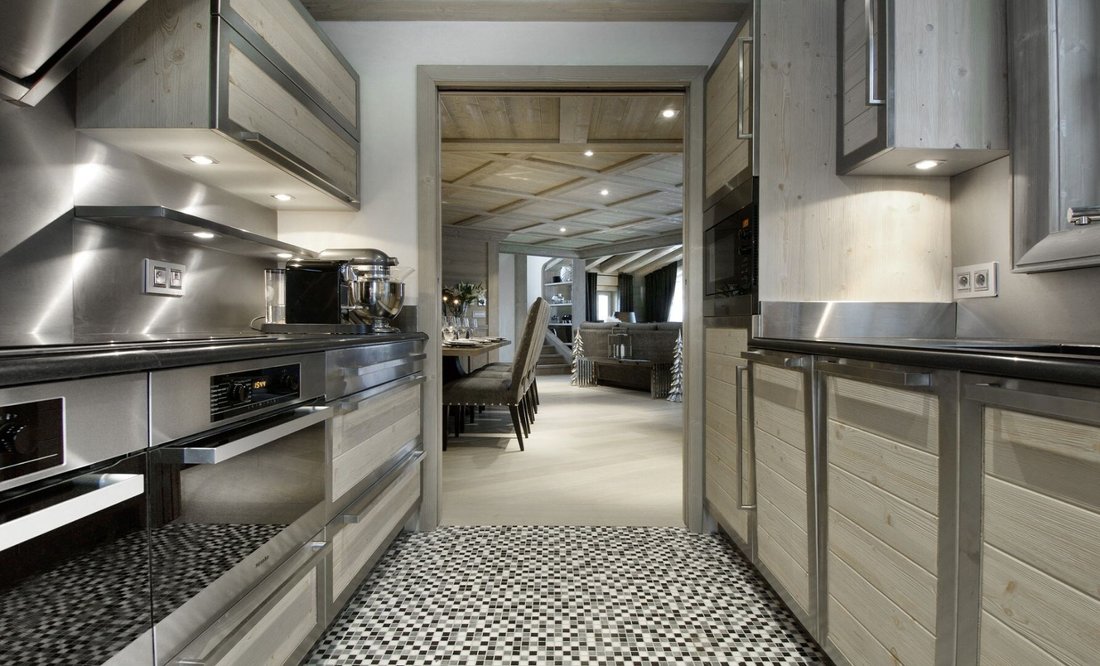 Chalet in Val-d'Isere, Auvergne-Rhône-Alpes, France 4 - 18044562