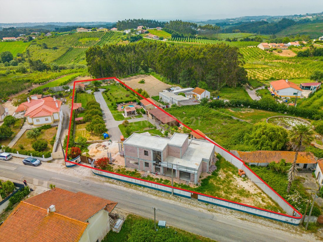 Villa in Alvorninha, Leiria District, Portugal 1 - 17914380