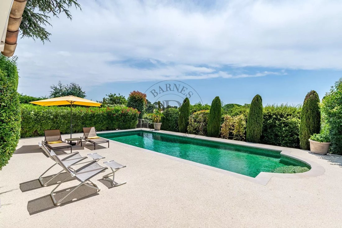 Villa in Mougins, Provence-Alpes-Côte d'Azur, France 1 - 17042807