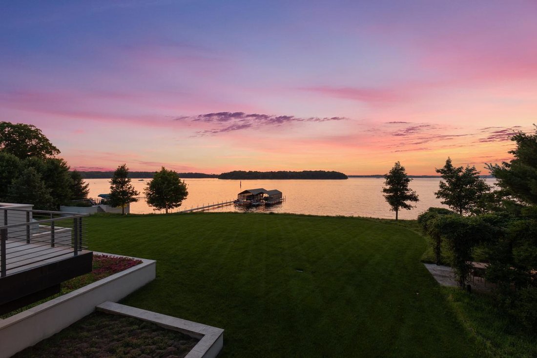 House in Deephaven, Minnesota, United States 4 - 16056489