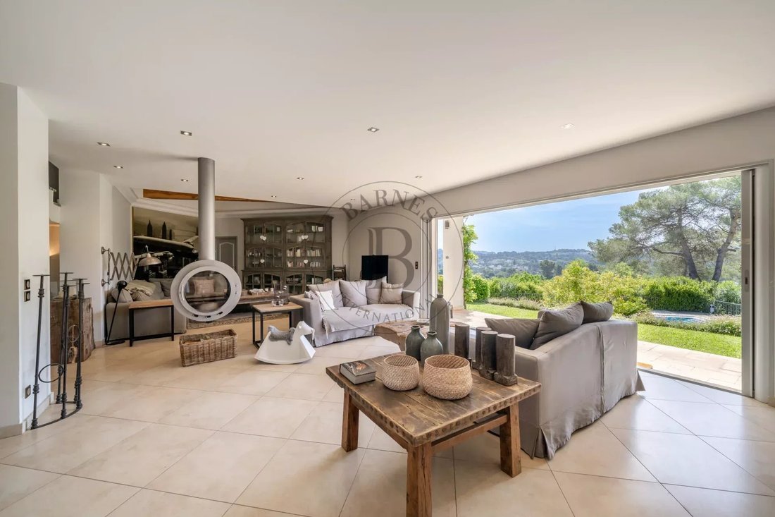 Villa in Mougins, Provence-Alpes-Côte d'Azur, France 2 - 17860877
