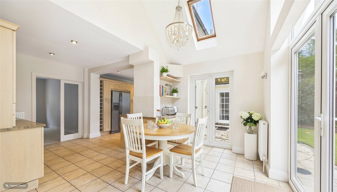 Haus in Crawley Hill, Surrey Heath, England 4 - 18036234