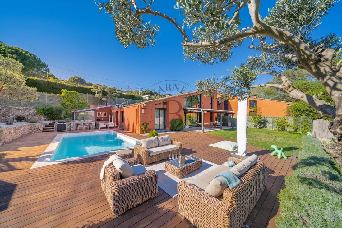 Villa in Mougins, Provence-Alpes-Côte d'Azur, France 1 - 17726886
