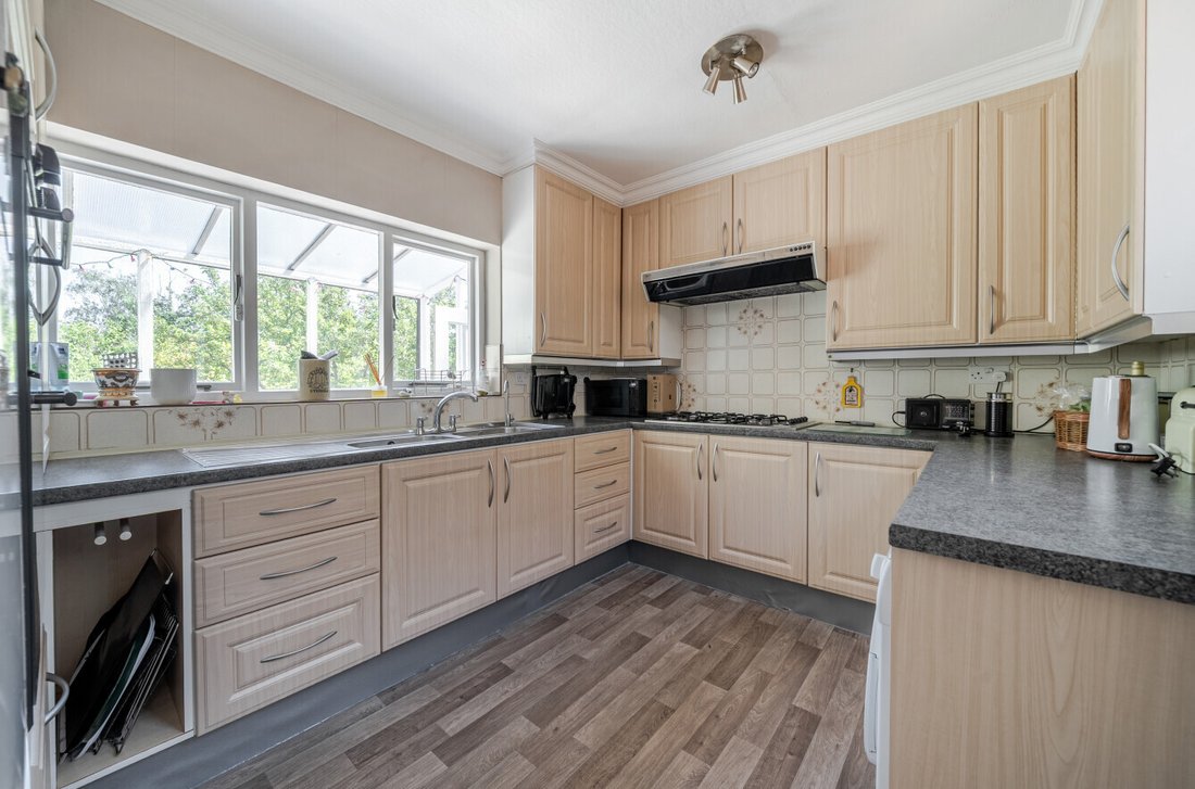 House in Guildford, England 2 - 18036249
