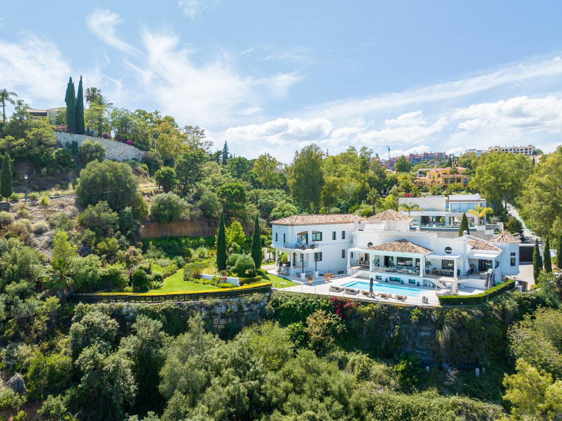 Villa in La Quinta, Benahavis, Andalusia 1 - 13359459